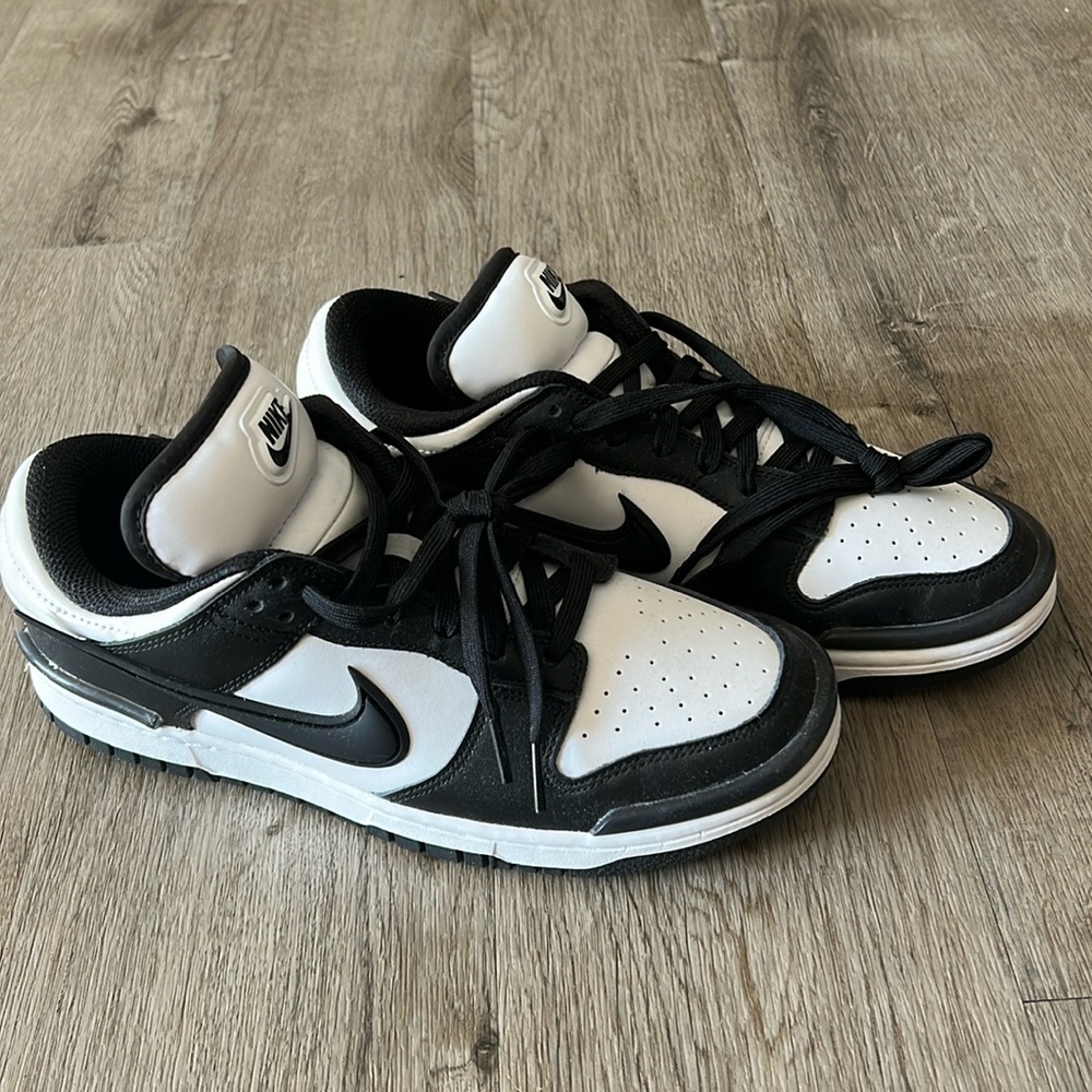 NIKE DUNKS